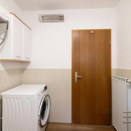 - Beautiful Street Apartma *