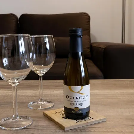 Apartma - Beautiful Street *