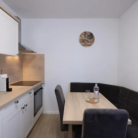 - Beautiful Street Apartma Portoroz